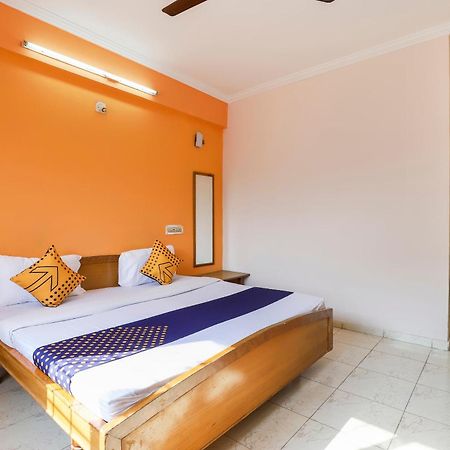 Spot On Hotel Shyam Inn Halol Экстерьер фото