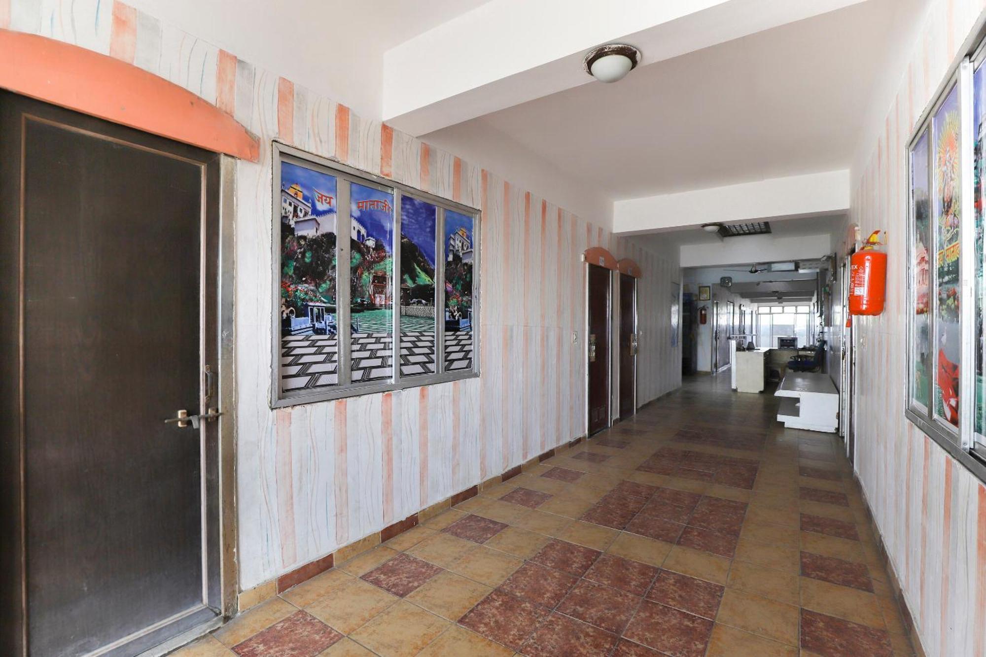 Spot On Hotel Shyam Inn Halol Экстерьер фото