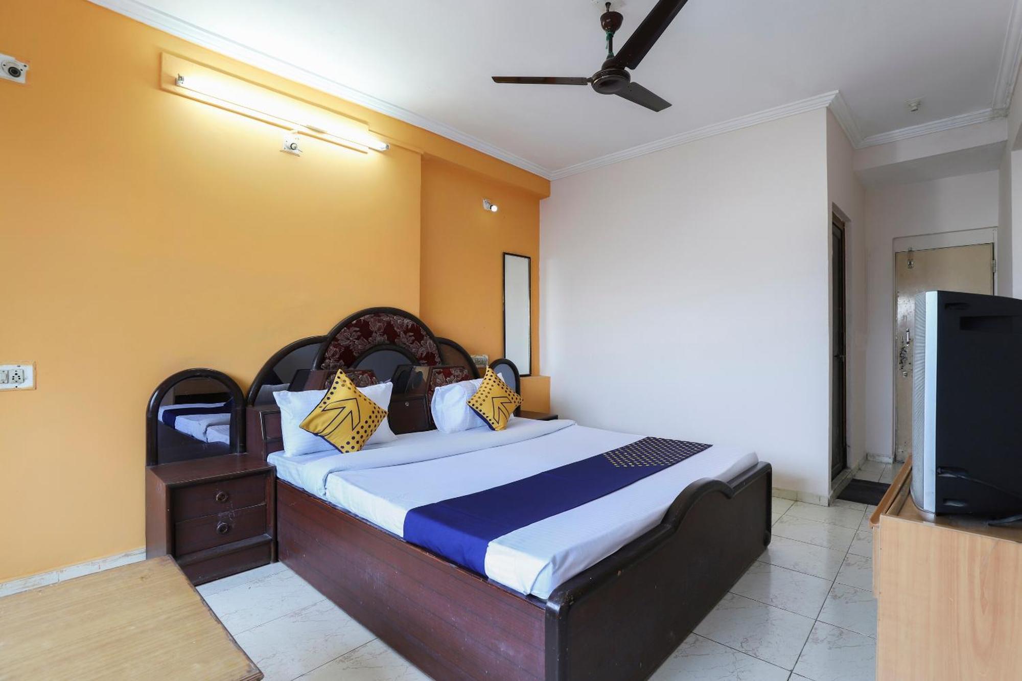 Spot On Hotel Shyam Inn Halol Экстерьер фото