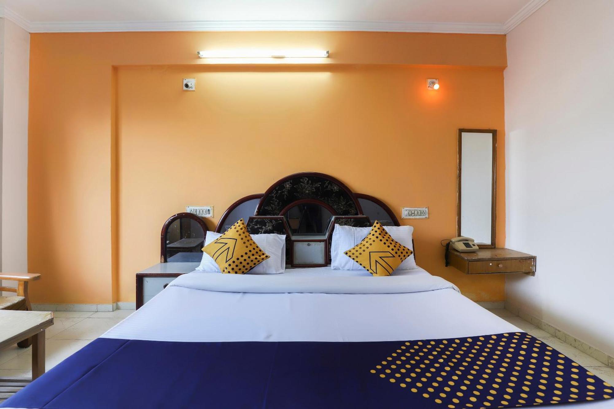 Spot On Hotel Shyam Inn Halol Экстерьер фото