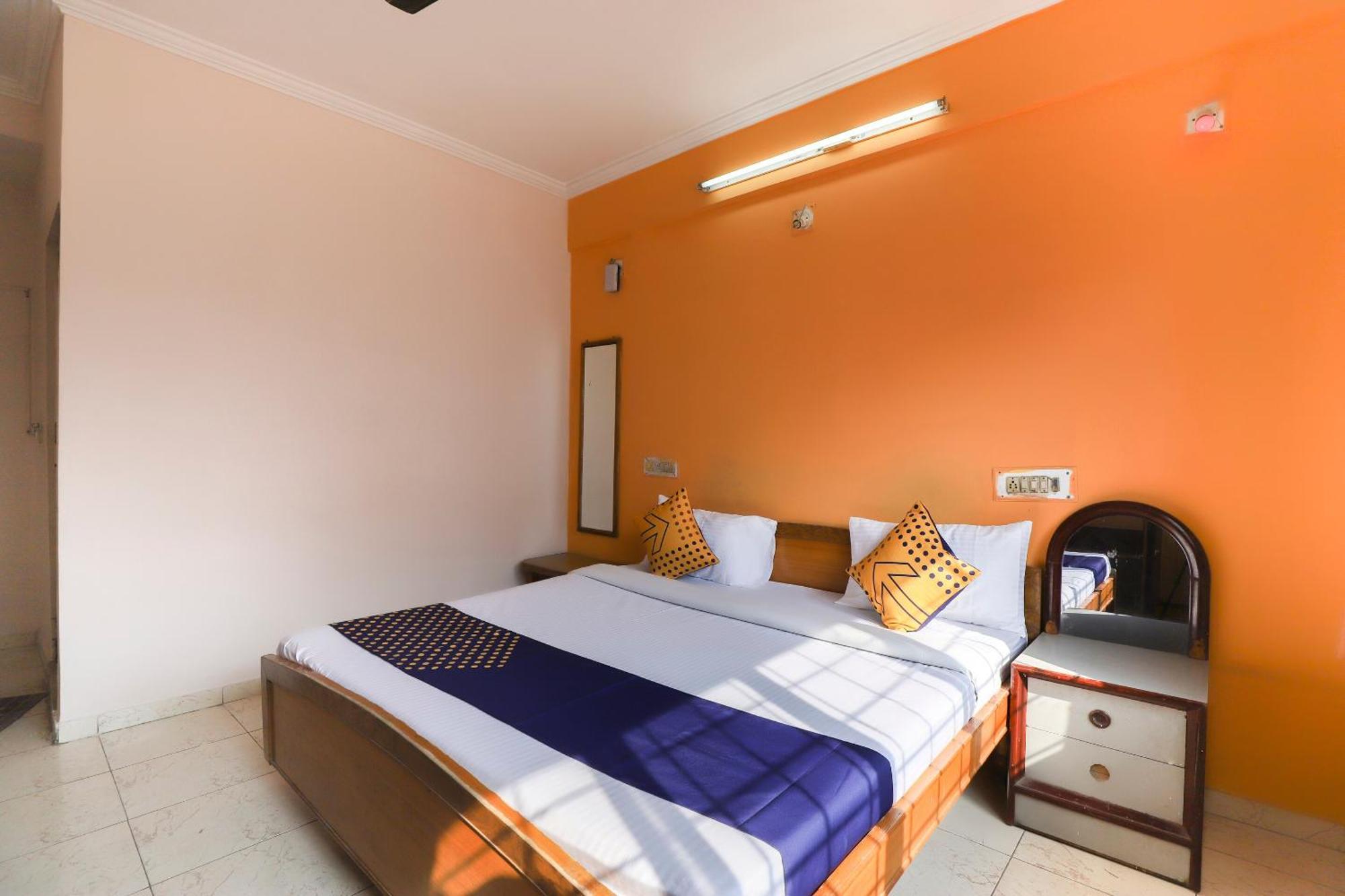 Spot On Hotel Shyam Inn Halol Экстерьер фото