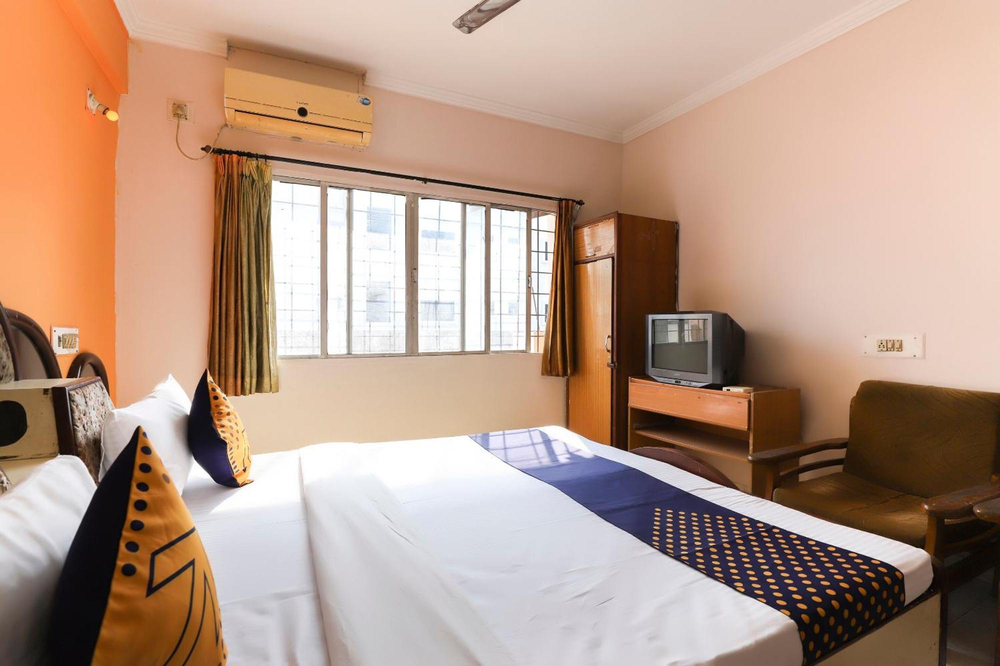 Spot On Hotel Shyam Inn Halol Экстерьер фото